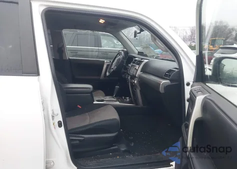 2015 Toyota 4Runner Sr5 z USA, uszkodzony, nr VIN JTEBU5JR7F5259342